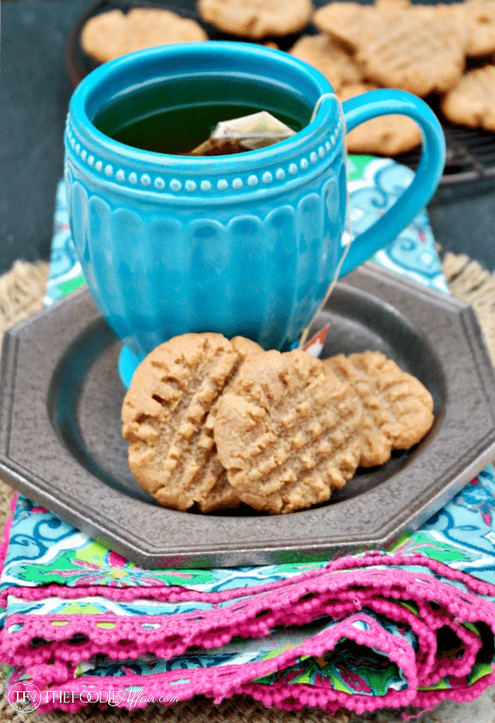 These sugar free peanut butter cookies made with just four ingredients! #sugarfree #lowcarb | www.thefoodieaffair.com
